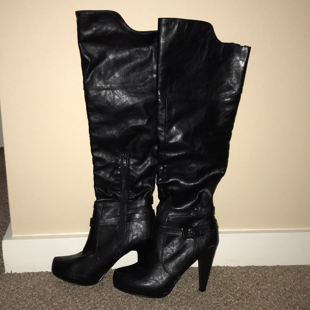 ❌❌SOLD❌❌ Guess Heeled Boots